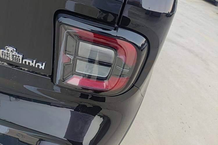 Used Geely Galaxy Panda 2025 210km Panda Kart Right Rear Taillight
