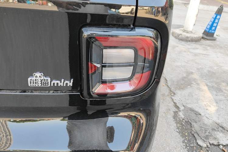Used Geely Galaxy Panda 2025 210km Panda Kart Right Rear Taillight