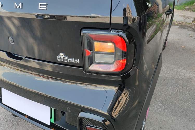 Used Geely Galaxy Panda 2025 210km Panda Kart Right Rear Taillight