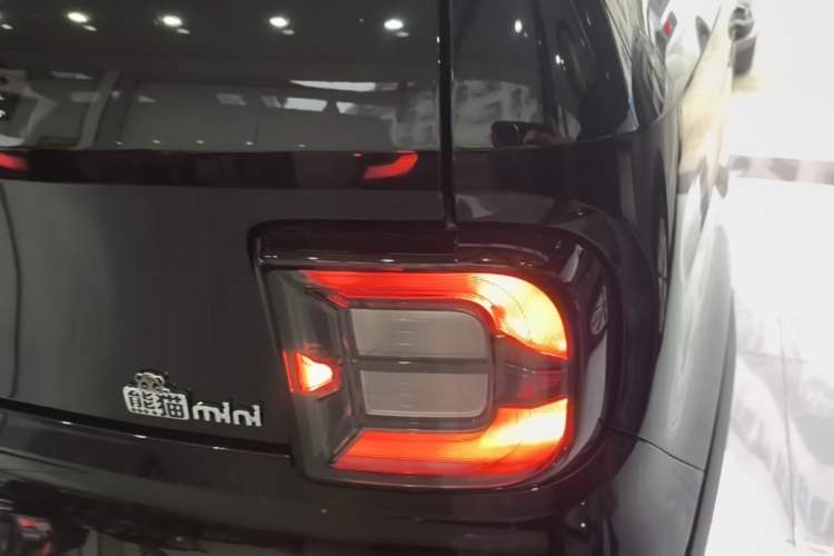 Used Geely Galaxy Panda 2025 210km Panda Kart Right Rear Taillight