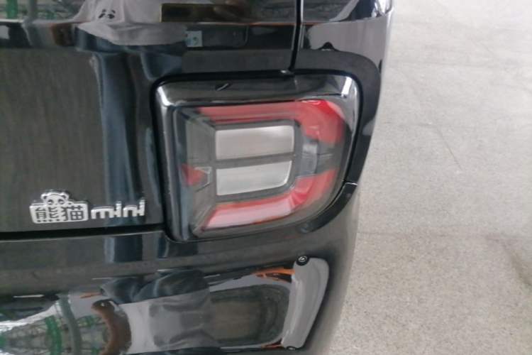 Used Geely Galaxy Panda 2025 Model 210km Panda Kart Piggy Hero Limited Edition Right Rear Taillight