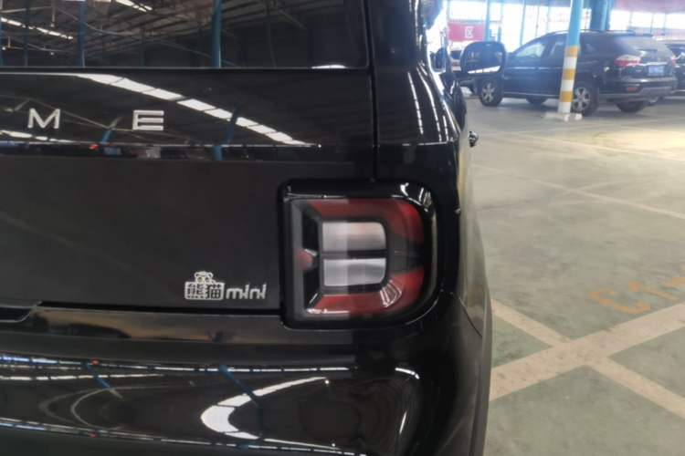 Used Geely Galaxy Panda 2025 210km Panda Kart Right Rear Taillight