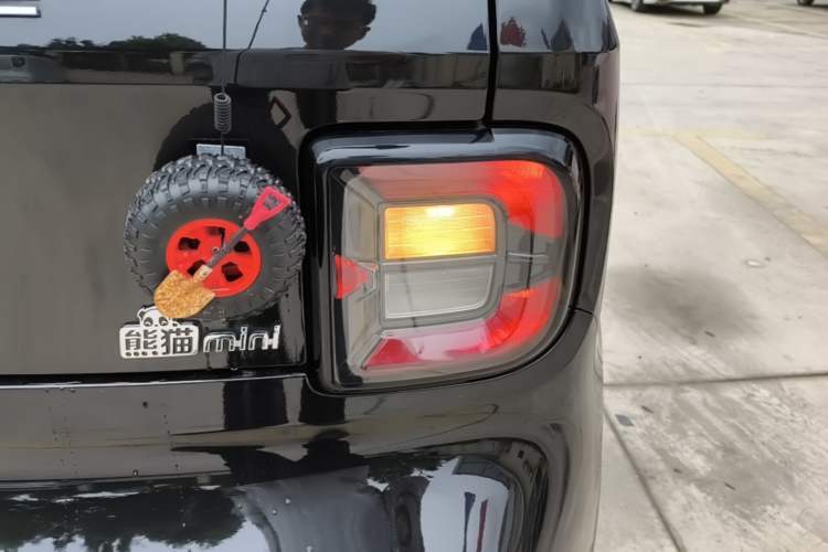 Used Geely Galaxy Panda 2025 210km Panda Kart Right Rear Taillight