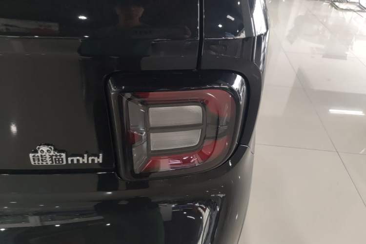 Used Geely Galaxy Panda 2025 210km Panda Kart Right Rear Taillight