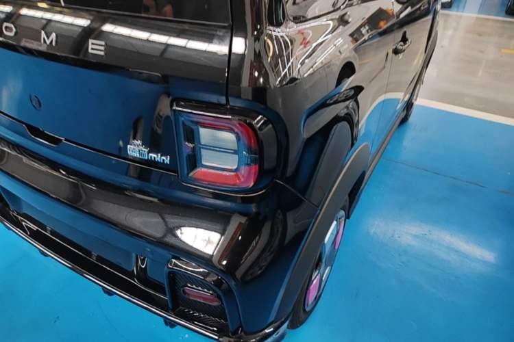 Used Geely Galaxy Panda 2025 210km Panda Kart Right Rear Taillight