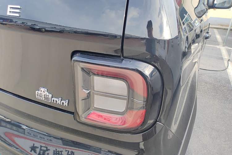 Used Geely Galaxy Panda 2025 210km Panda Kart Right Rear Taillight