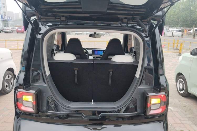 Used Geely Galaxy Panda 2025 210km Panda Kart Trunk