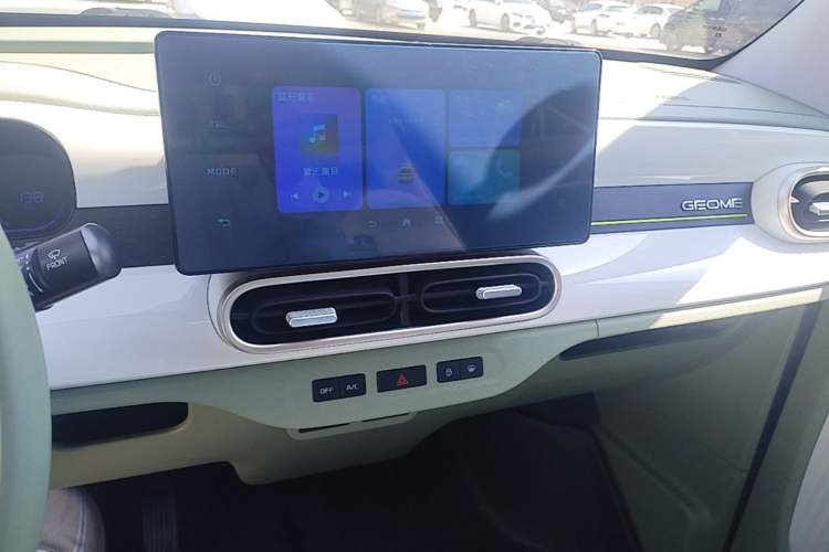 Used Geely Galaxy Panda 2025 210 km – Yuanqi Bear Audio And AC Panel