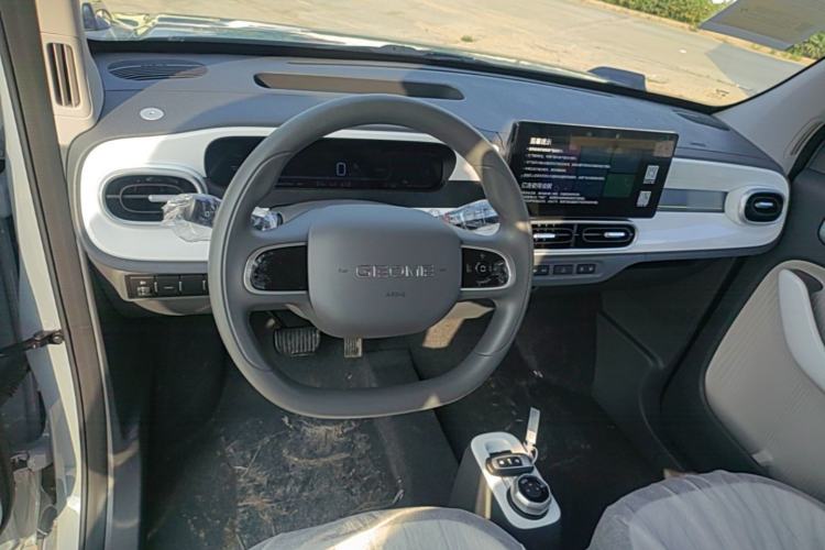 Used Geely Galaxy Panda 2025 210km Panda Kart Center Console