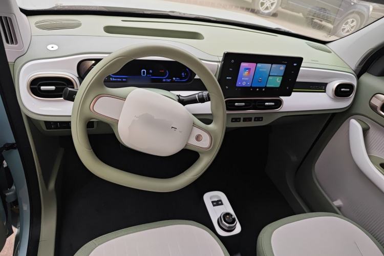 Used Geely Galaxy Panda 2025 210 km – Yuanqi Bear Center Console