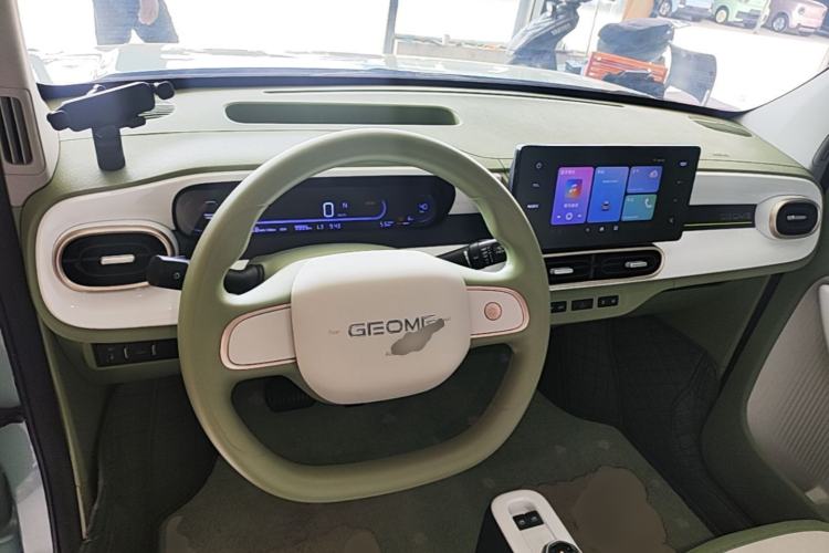 Used Geely Galaxy Panda 2025 210 km – Yuanqi Bear Center Console