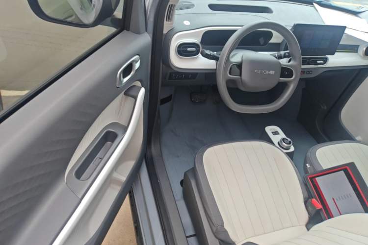 Used Geely Galaxy Panda 2025 210km Panda Kart Driver Seat