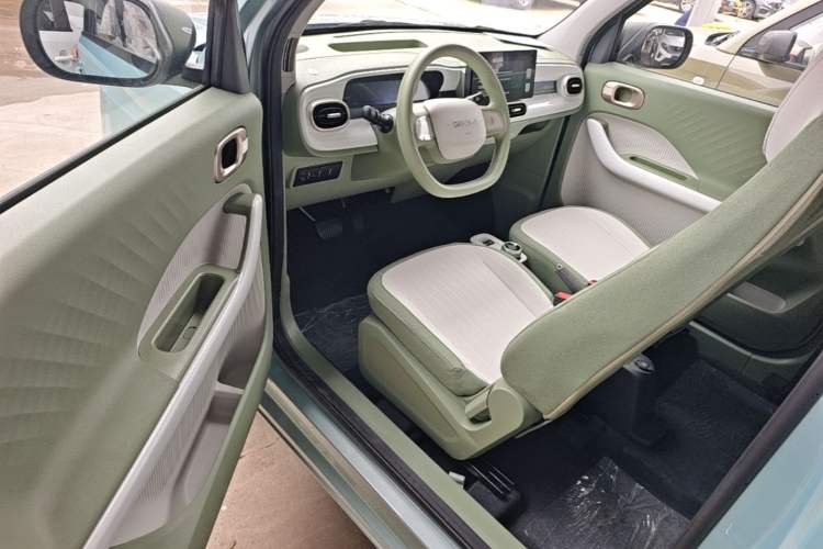 Used Geely Galaxy Panda 2025 210 km – Yuanqi Bear Driver Seat