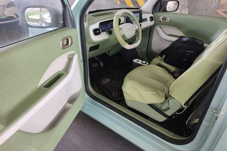 Used Geely Galaxy Panda 2025 210 km – Yuanqi Bear Driver Seat