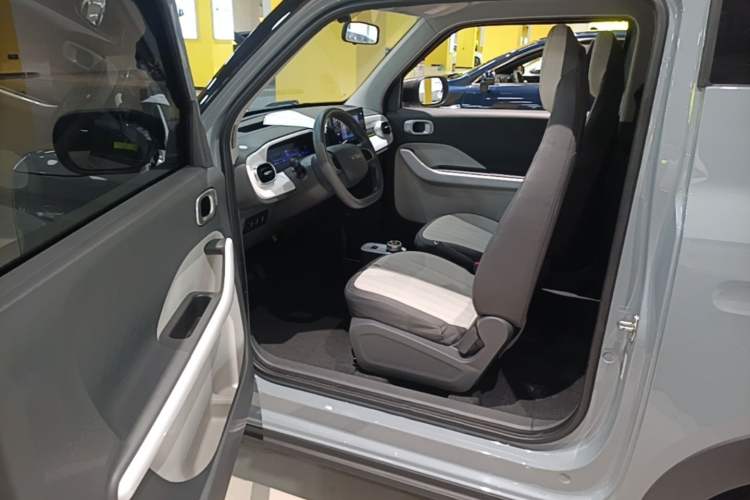 Used Geely Galaxy Panda 2025 210km Panda Rider Driver Seat