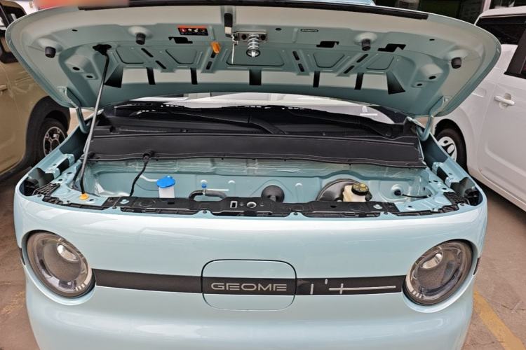 Used Geely Galaxy Panda 2025 210 km – Yuanqi Bear Engine Bay