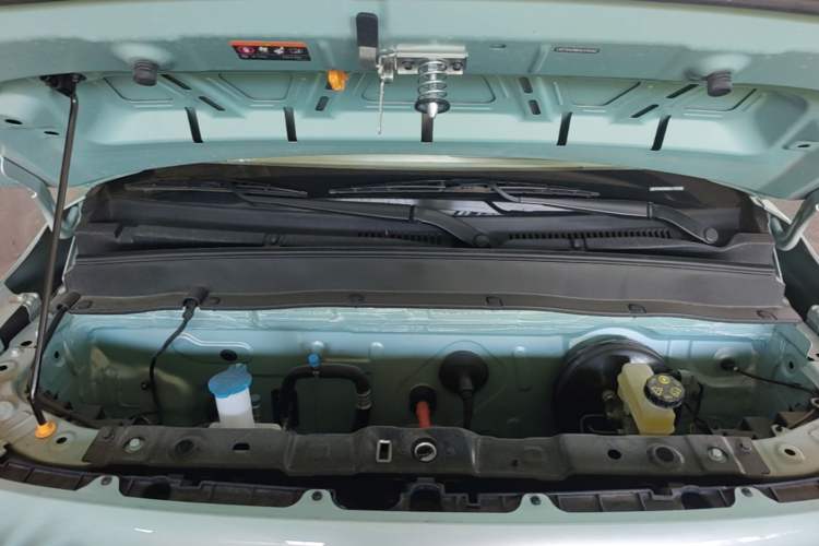 Used Geely Galaxy Panda 2025 210 km – Yuanqi Bear Engine Bay