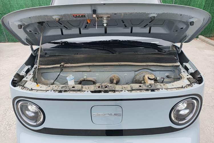 Used Geely Galaxy Panda 2025 210km Panda Kart Engine Bay