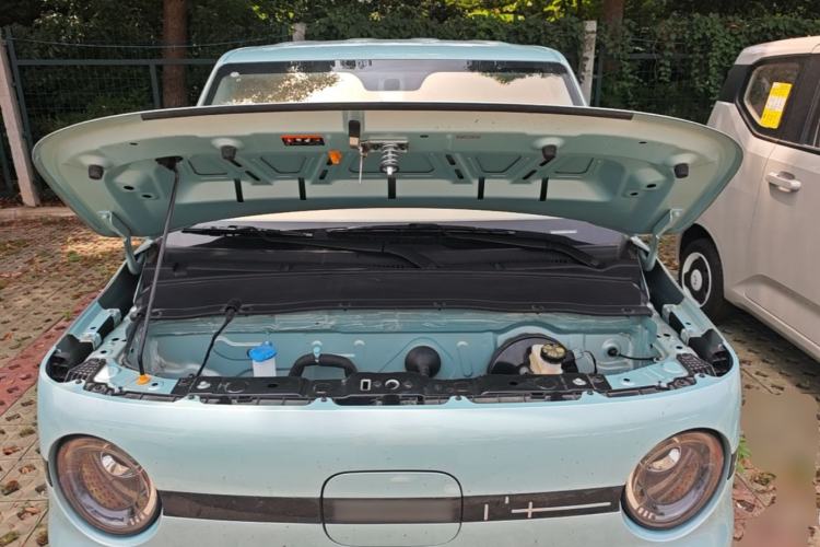Used Geely Galaxy Panda 2025 210 km – Yuanqi Bear Engine Bay
