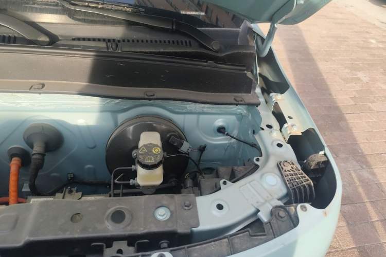 Used Geely Galaxy Panda 2025 210 km – Yuanqi Bear Engine Bay Left