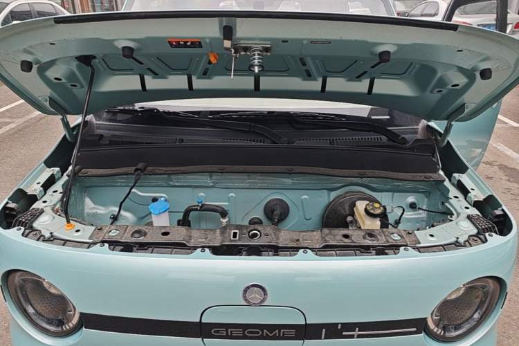 Used Geely Galaxy Panda 2025 210km Panda Rider Engine Bay