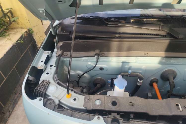 Used Geely Galaxy Panda 2025 210 km – Yuanqi Bear Engine Bay Right