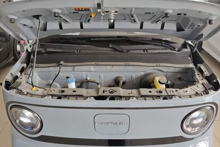 Used Geely Galaxy Panda 2025 210km Panda Kart Engine Bay