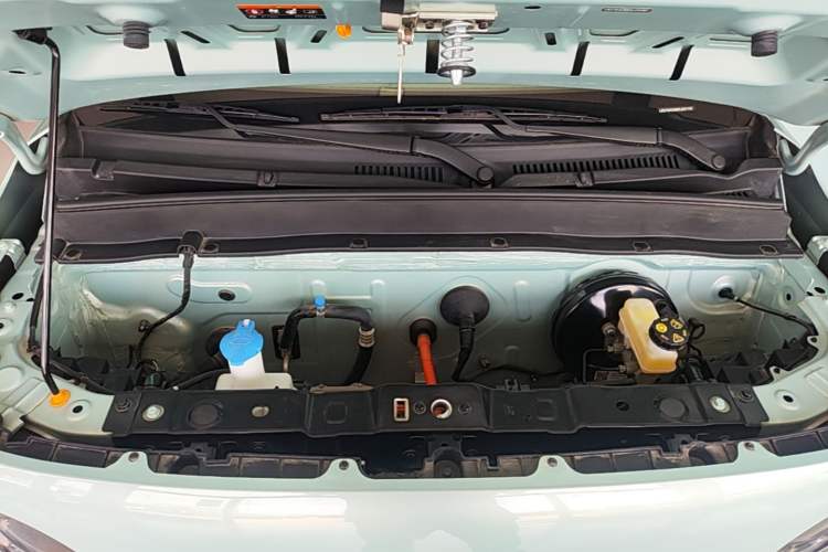 Used Geely Galaxy Panda 2025 210 km – Yuanqi Bear Engine Bay