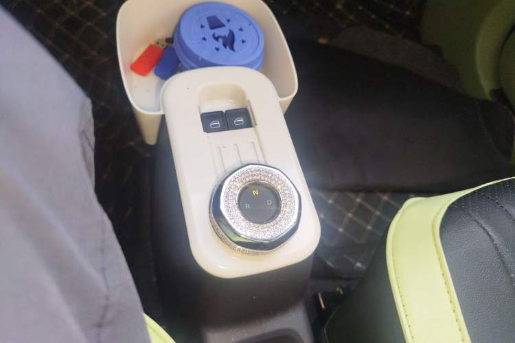Used Geely Galaxy Panda 2025 210 km – Yuanqi Bear Gear Lever