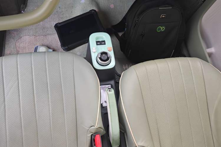 Used Geely Galaxy Panda 2025 210 km – Yuanqi Bear Gear Lever