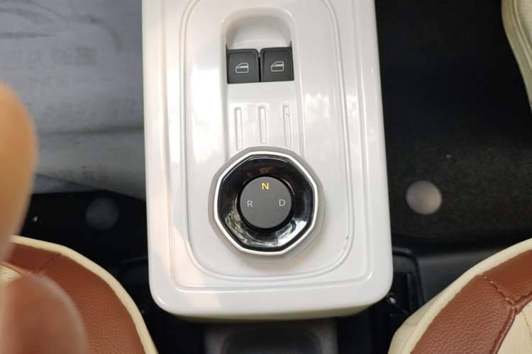 Used Geely Galaxy Panda 2025 210 km – Yuanqi Bear Gear Lever