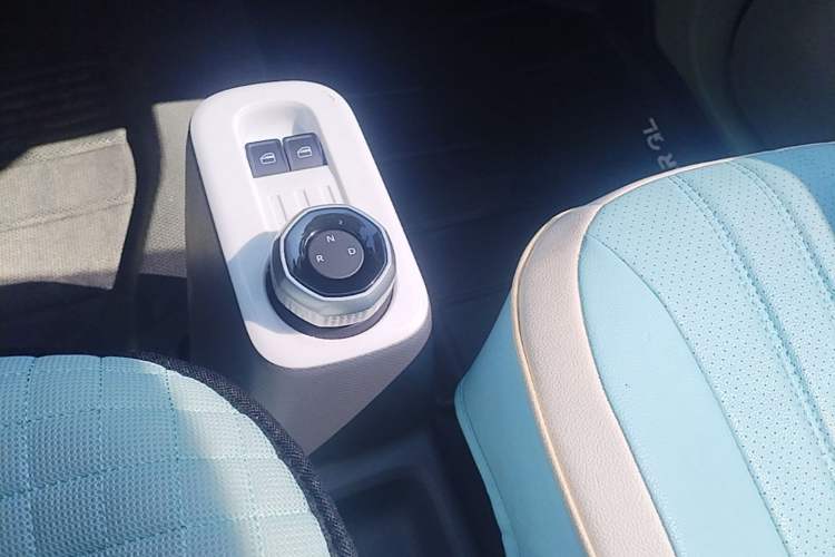 Used Geely Galaxy Panda 2025 210 km – Yuanqi Bear Gear Lever