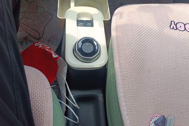 Used Geely Galaxy Panda 2025 210 km – Yuanqi Bear Gear Lever