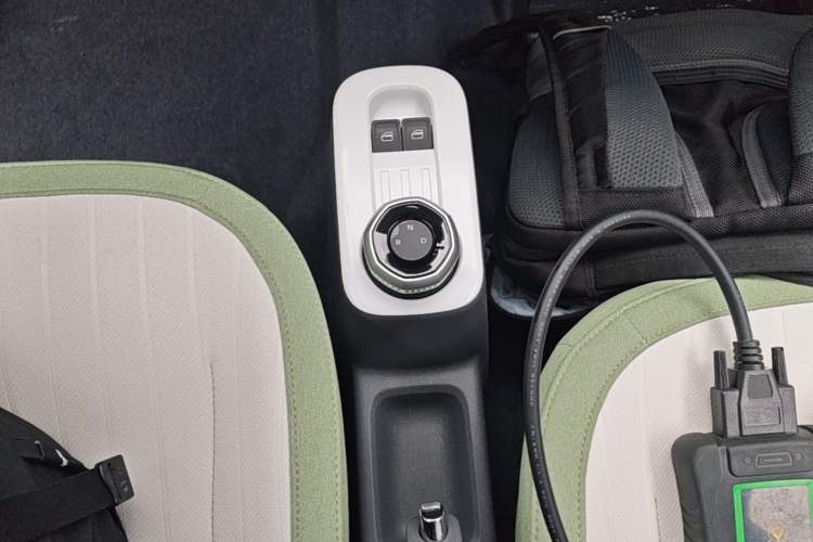 Used Geely Galaxy Panda 2025 210km Panda Rider Gear Lever