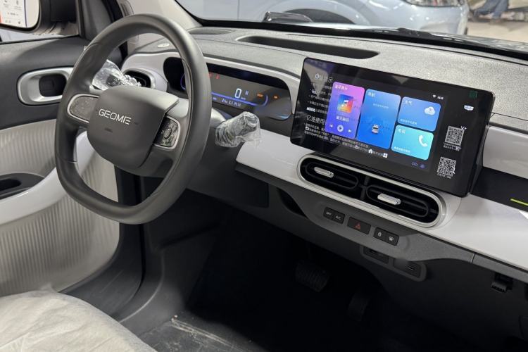 Used Geely Galaxy Panda 2025 210km Panda Kart Interior 1