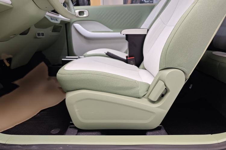 Used Geely Galaxy Panda 2025 210 km – Yuanqi Bear Interior 10