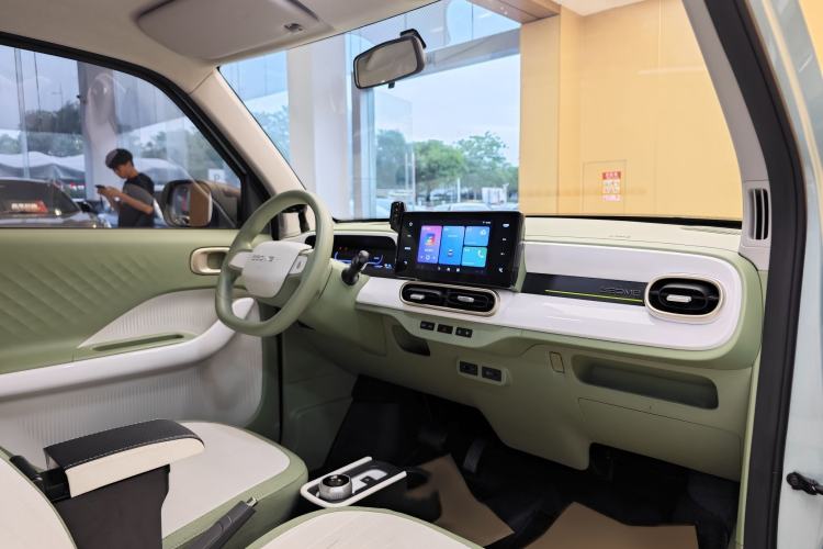 Used Geely Galaxy Panda 2025 210 km – Yuanqi Bear Interior 2