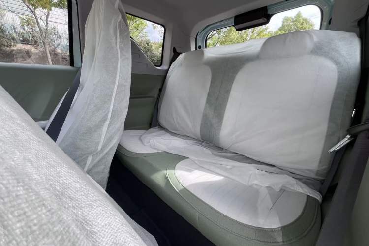 Used Geely Galaxy Panda 2025 210 km – Yuanqi Bear Interior 3