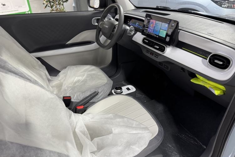 Used Geely Galaxy Panda 2025 210km Panda Kart Interior 4