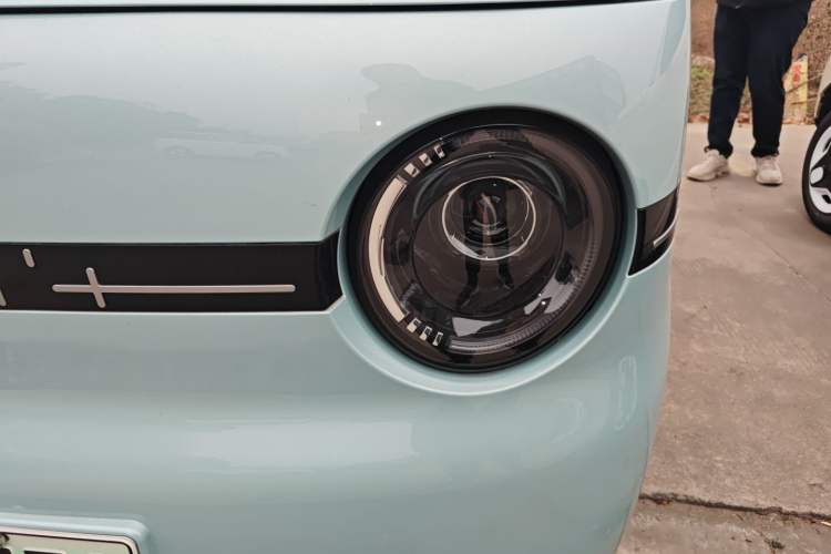 Used Geely Galaxy Panda 2025 210 km – Yuanqi Bear Left Front Headlight