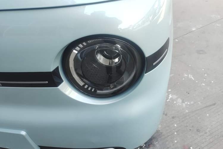 Used Geely Galaxy Panda 2025 210 km – Yuanqi Bear Left Front Headlight
