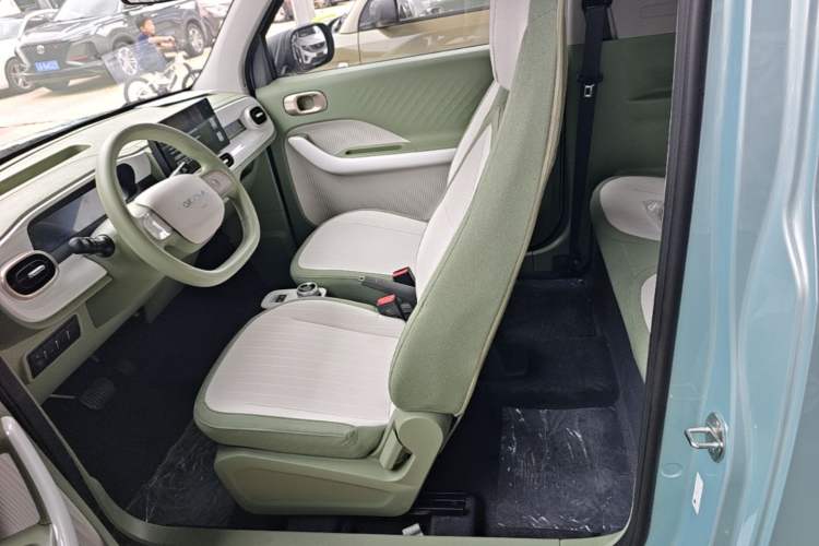 Used Geely Galaxy Panda 2025 210 km – Yuanqi Bear Left Front Seat