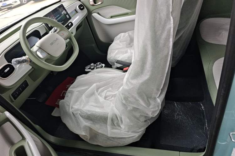 Used Geely Galaxy Panda 2025 210 km – Yuanqi Bear Left Front Seat