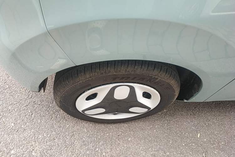 Used Geely Galaxy Panda 2025 210 km – Yuanqi Bear Left Front Wheel Hub