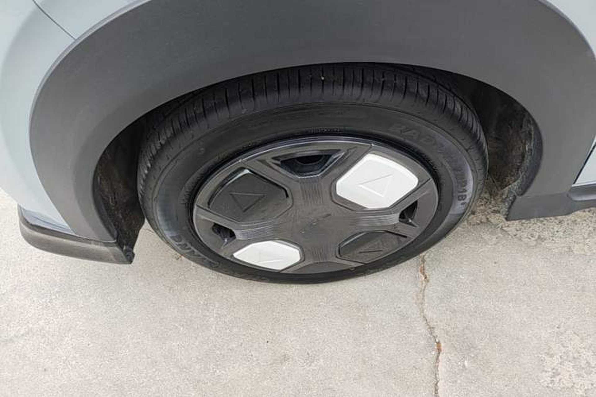 Used Geely Galaxy Panda 2025 210km Panda Kart Left Front Wheel Hub