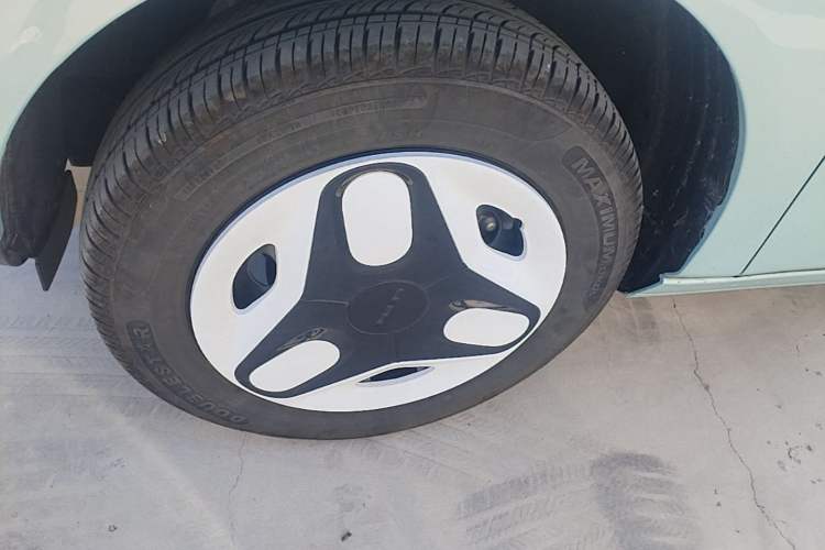Used Geely Galaxy Panda 2025 210 km – Yuanqi Bear Left Front Wheel Hub