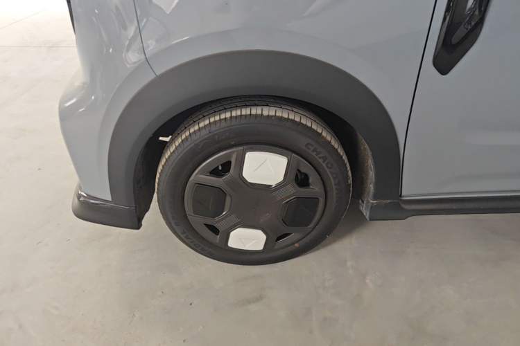 Used Geely Galaxy Panda 2025 210km Panda Kart Left Front Wheel Hub