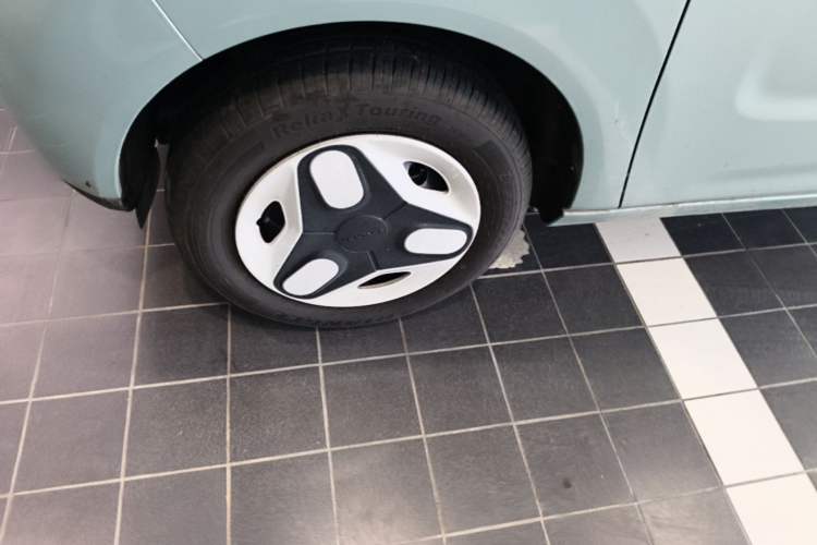 Used Geely Galaxy Panda 2025 210 km – Yuanqi Bear Left Front Wheel Hub