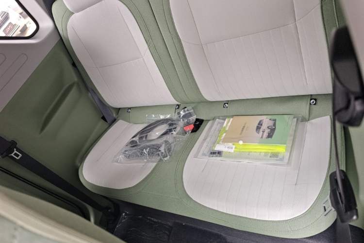 Used Geely Galaxy Panda 2025 210 km – Yuanqi Bear Left Rear Seat