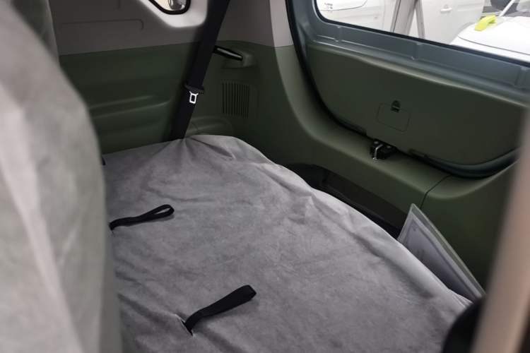 Used Geely Galaxy Panda 2025 210 km – Yuanqi Bear Left Rear Seat